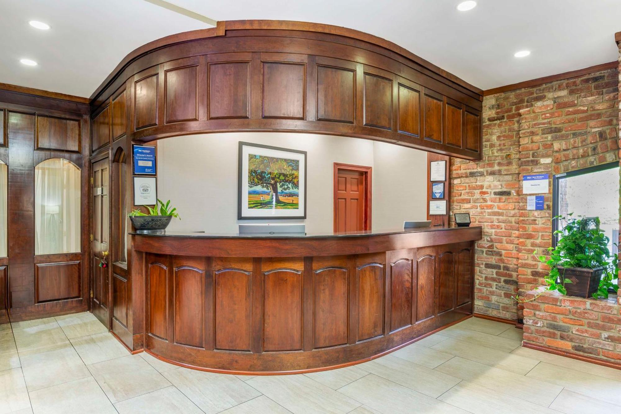 Western Governor's Richmond Hotel Midlothian